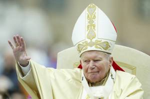 Franciszek wyjaśnia „anegdotę” i oczyszcza Jana Pawła II