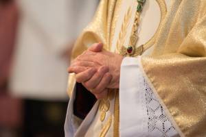 Prymas Polski zaleca korzystanie z dyspensy i prosi kapłanów o wyjście do wiernych